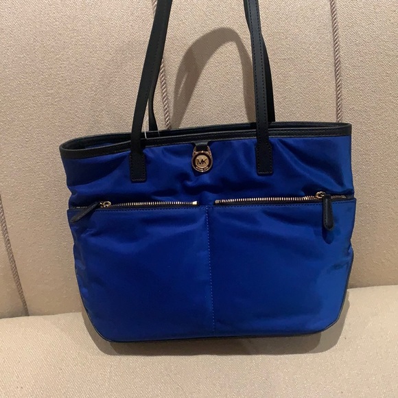 MICHAEL KORS KEMPTON TOTE - Picture 1 of 12